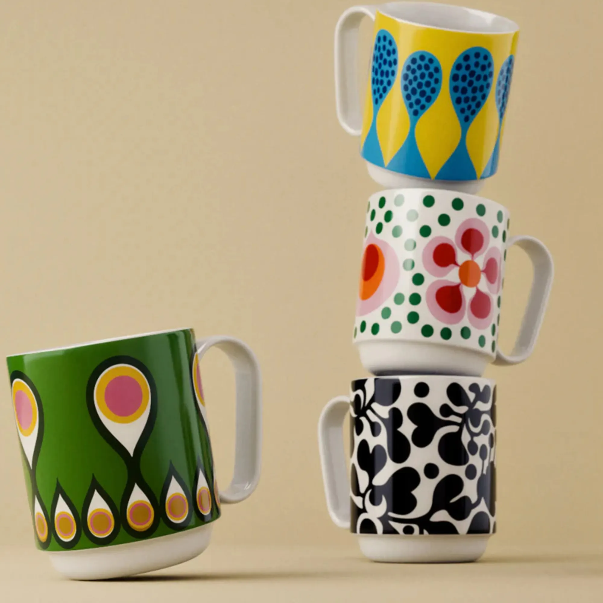 kubek, ceramiczny, kolorowy, dodatkowy wzór, zestaw kubków