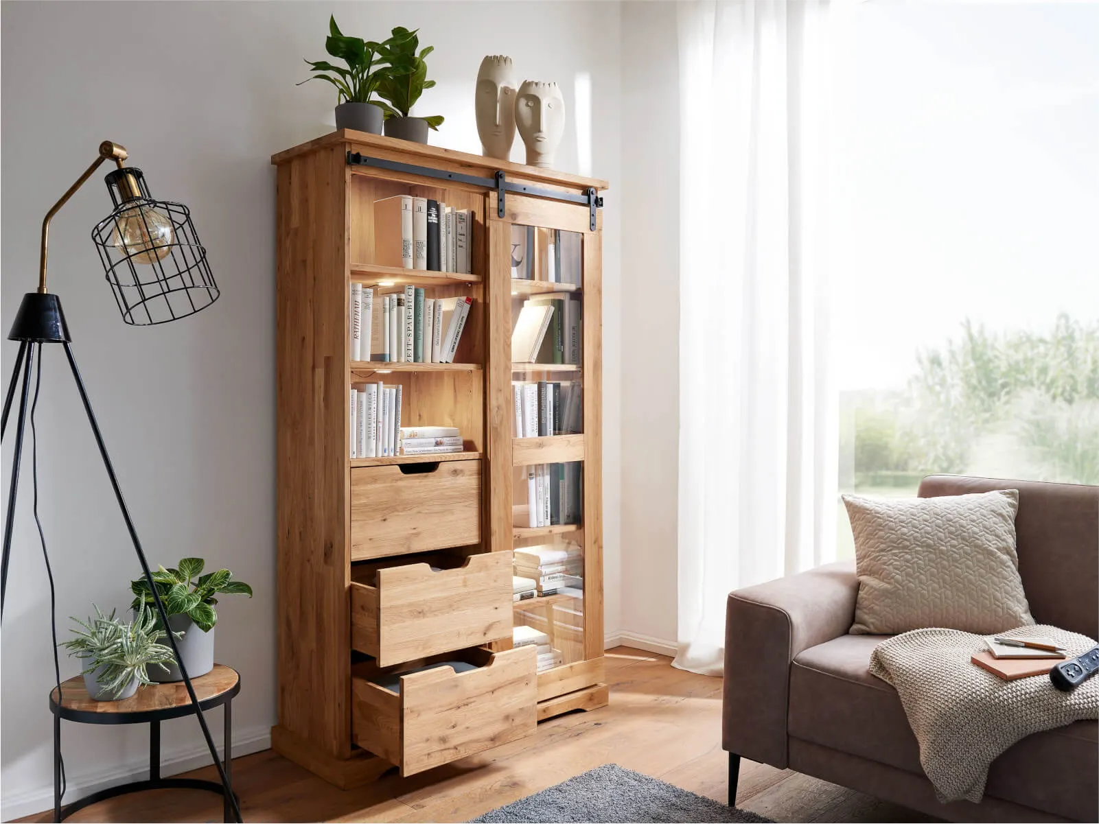 Witryna dębowa z przeszkleniem TIDY 102x179 z 3 szufladami, dąb olejowany - GK_1034240201