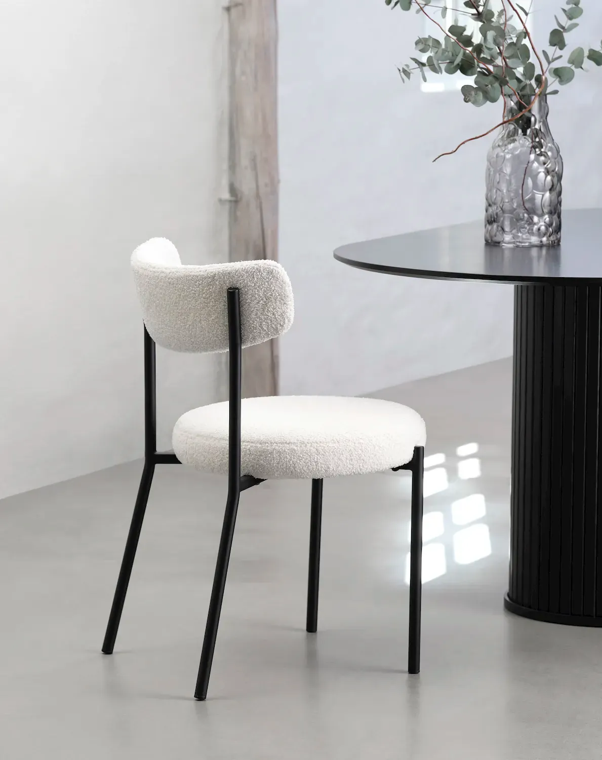 Krzesło tapicerowane GIMLI - złamana biel - UN_48230000