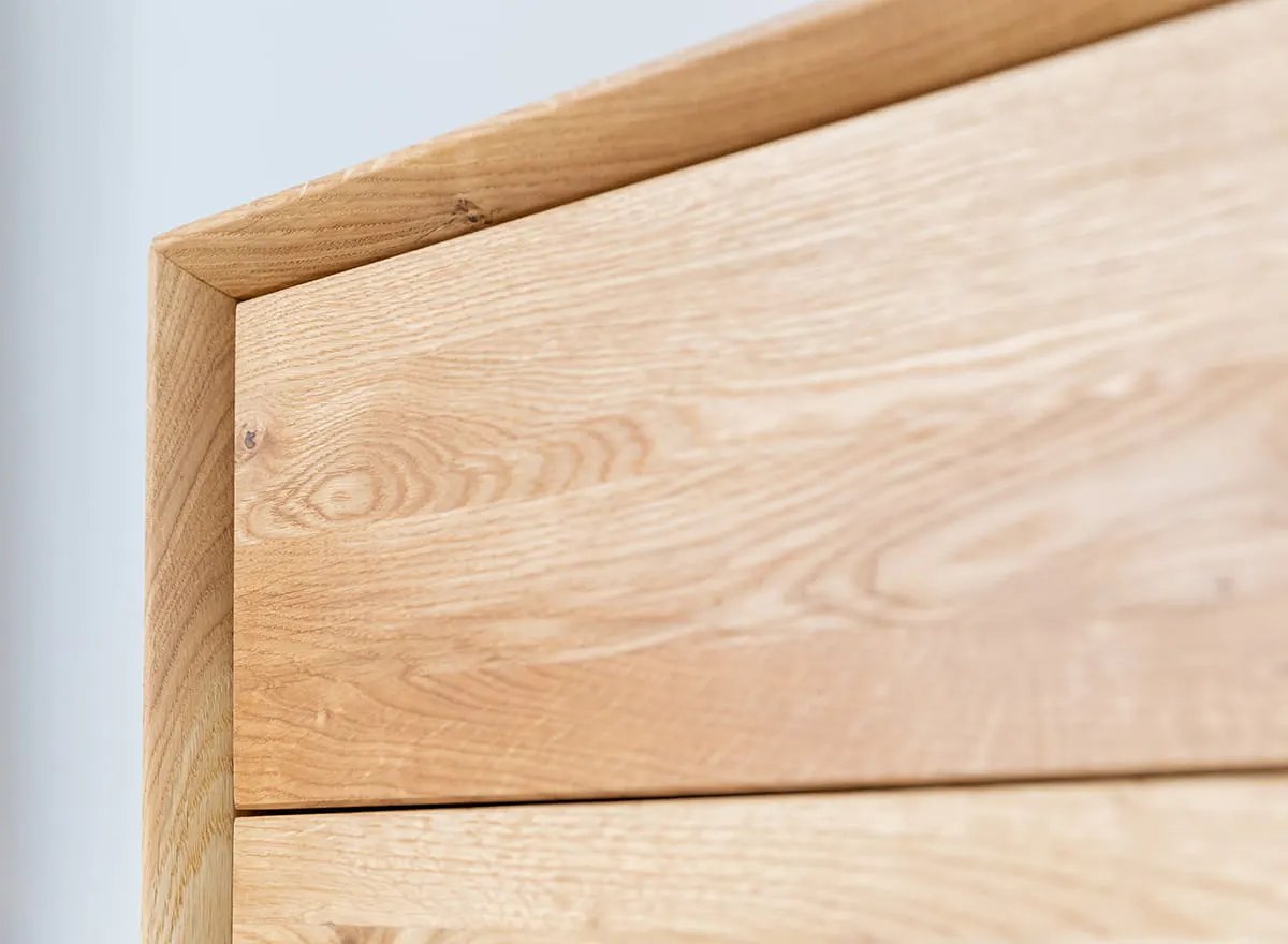 Komoda MODERN LOFT z 4 szufladami i przeszkleniem - dąb olejowany - PLMOL04S