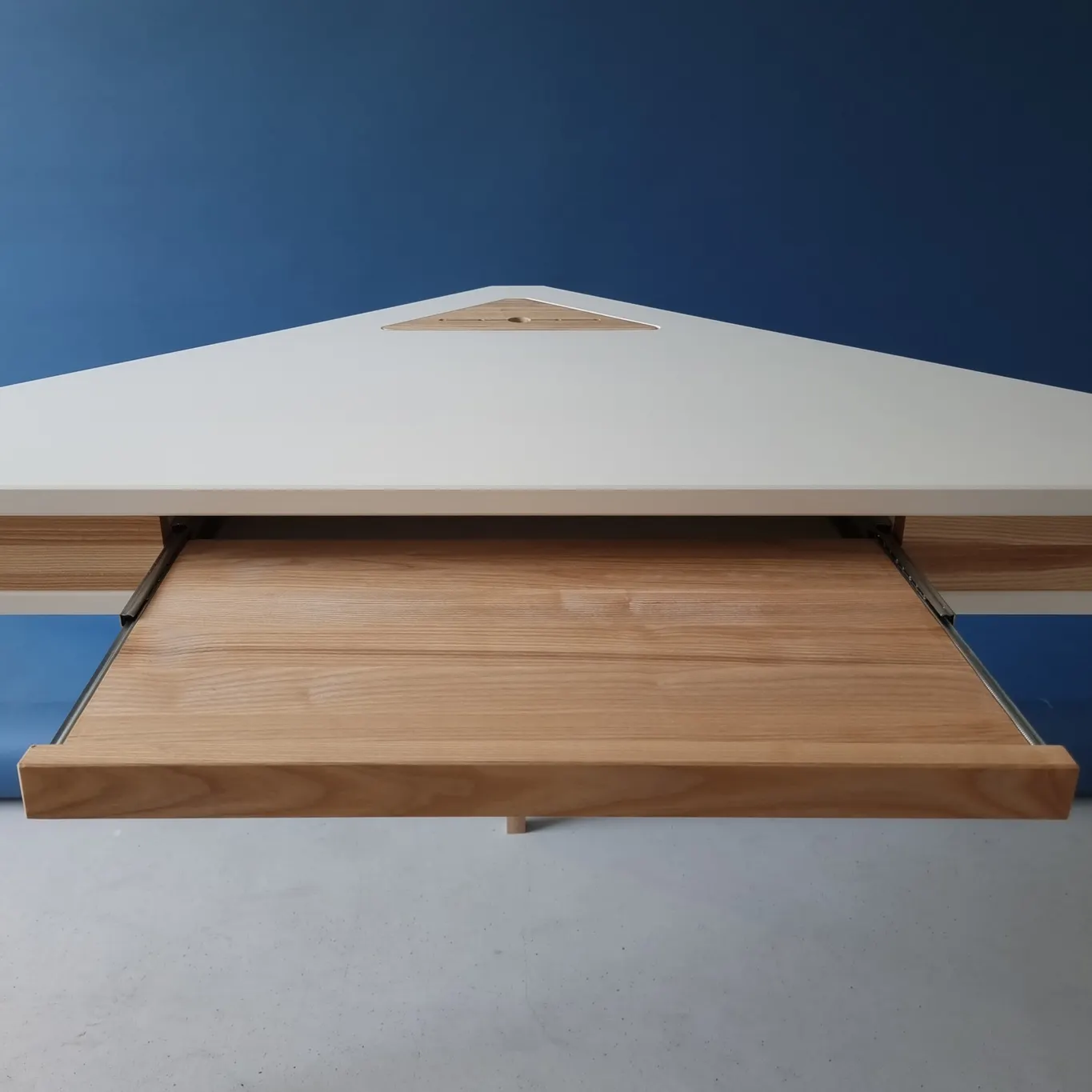 Biurko narożne ASHME z półką na klawiaturę 114x85 różowy blat/jesionowe nogi - RAGABAACDKEY9