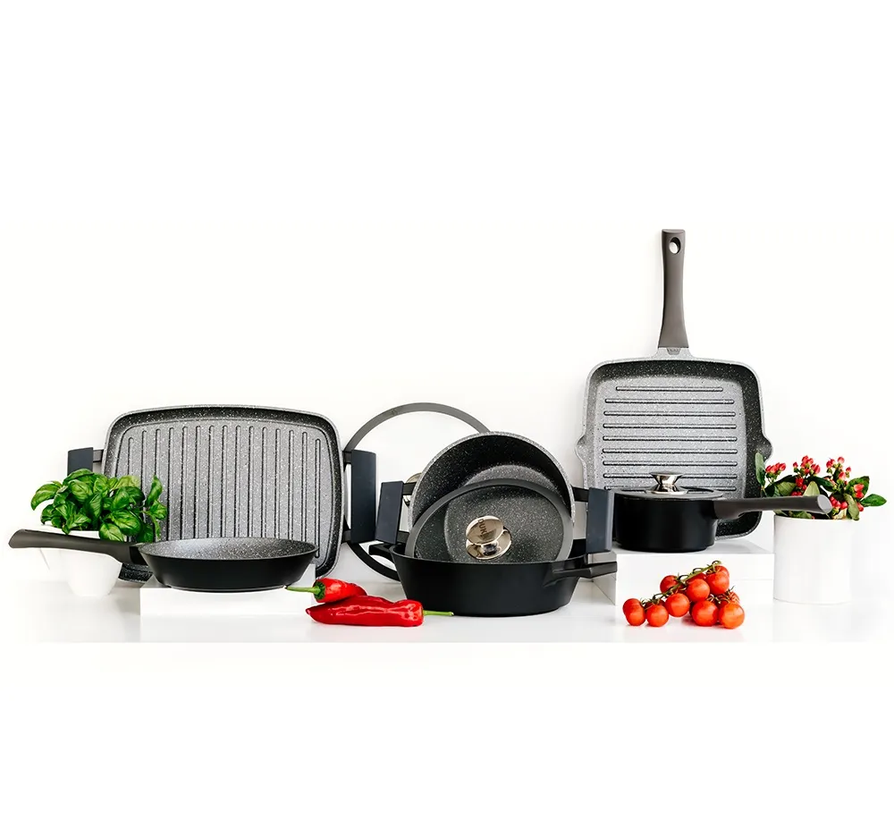 image garnki, zestaw garnków, grill grillowy, patelnia grillowa, naczynia żeliwne