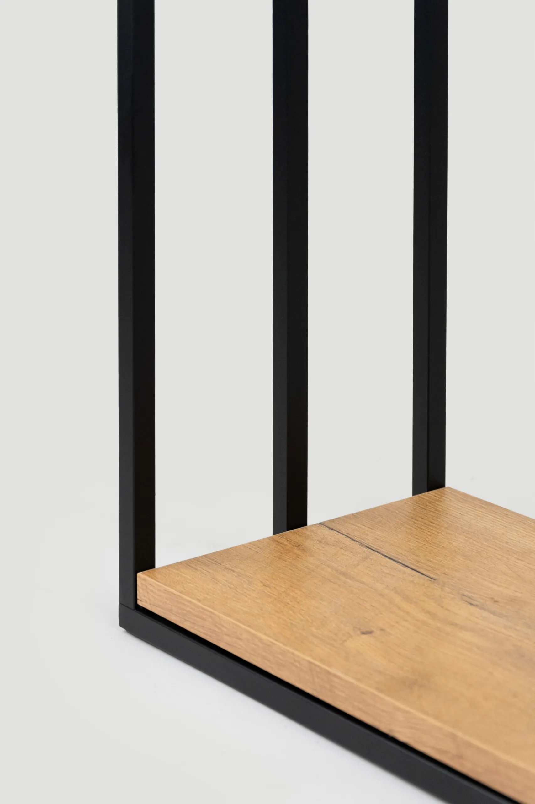 Wieszak na ręczniki metalowy CLECY 50x23x92 czarny efekt drewna - LD_TZ000382