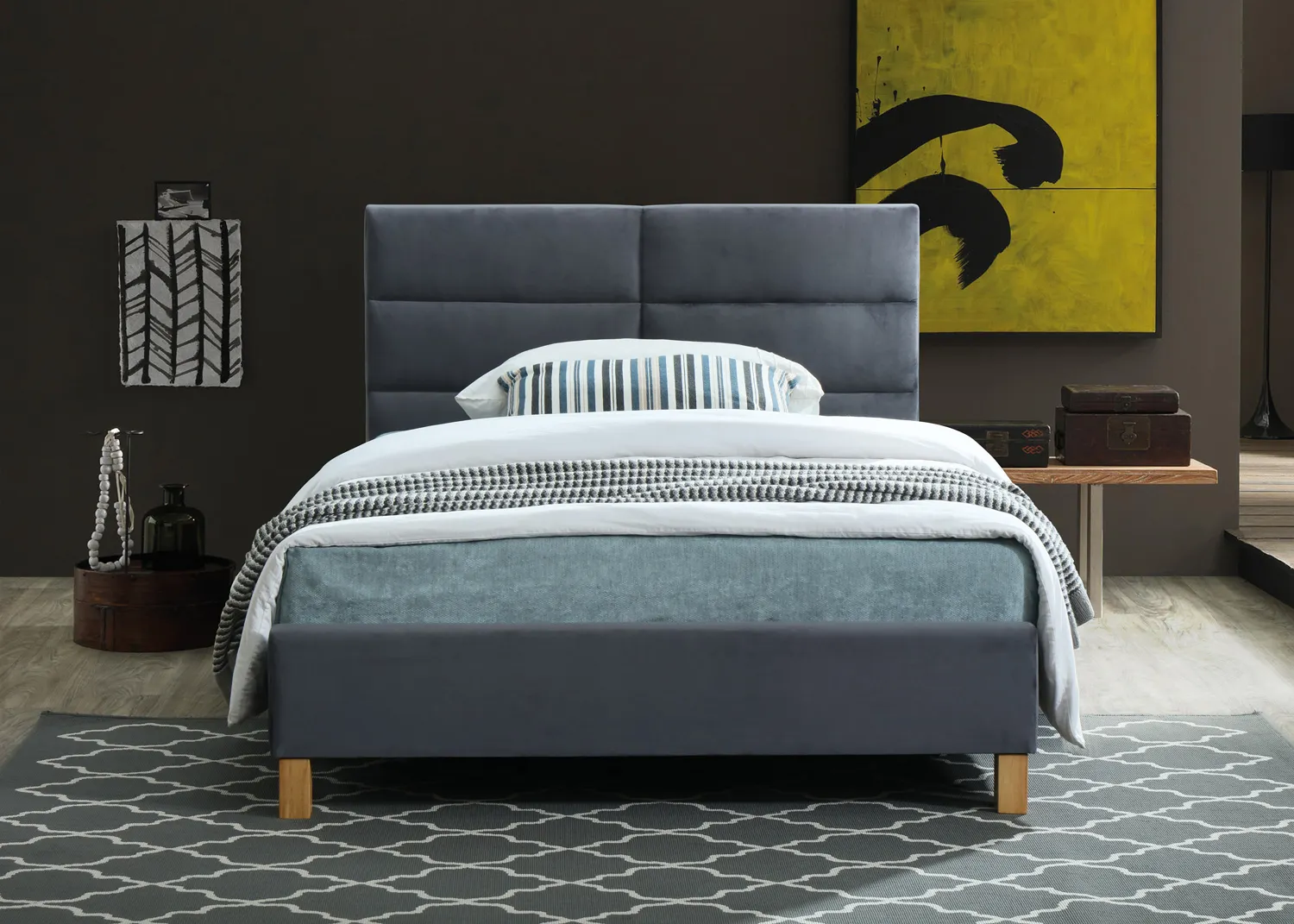 Łóżko z zagłówkiem SIERRA VELVET 140x200 TAP. 150 szary nóżki drewniane Signal Łóżko z zagłówkiem SIERRA VELVET 140x200 TAP. 150 szary nóżki drewniane Signal