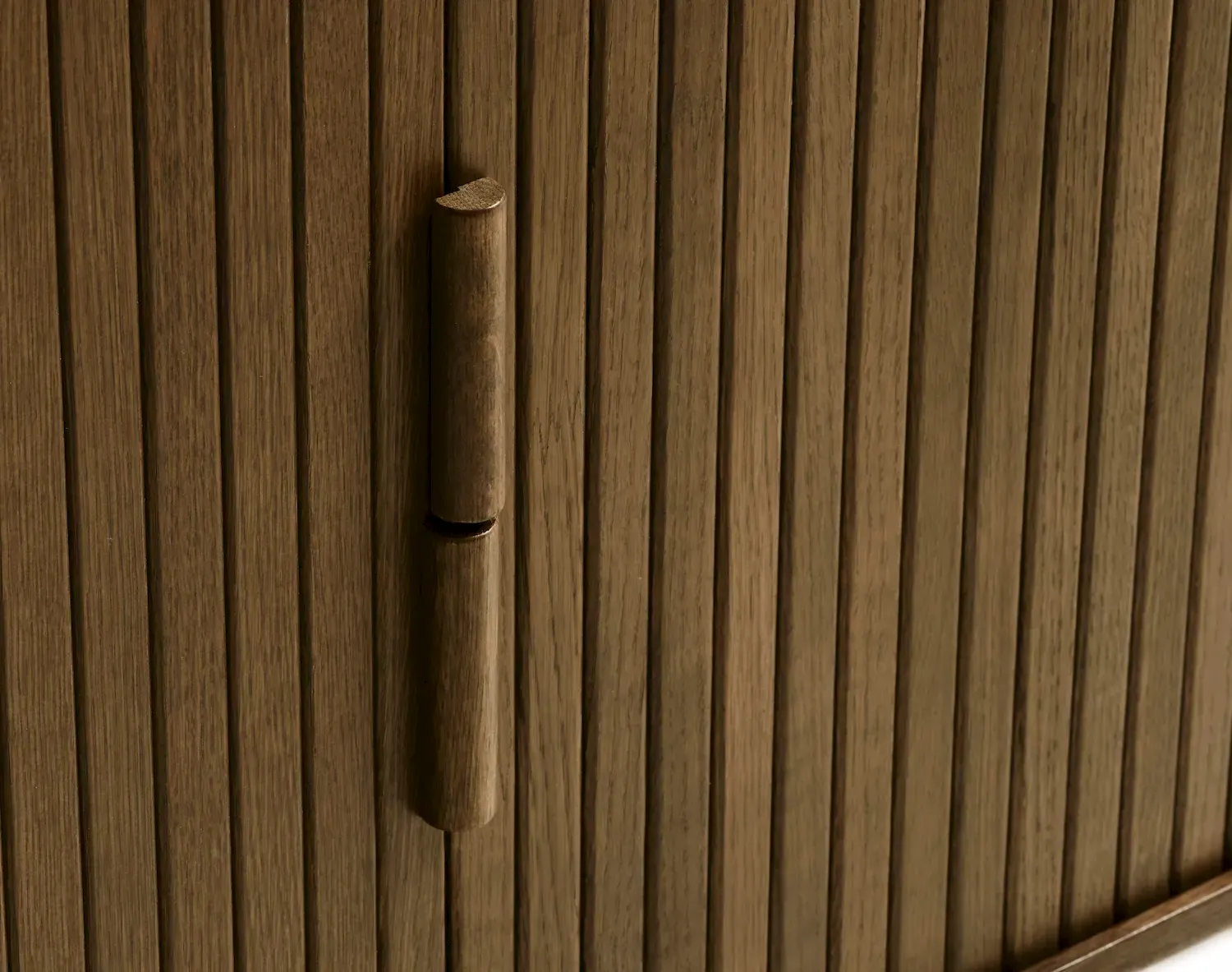 Komoda CAVO 2-drzwiowa ryflowana 160 cm - dąb wędzony - UN_48942931