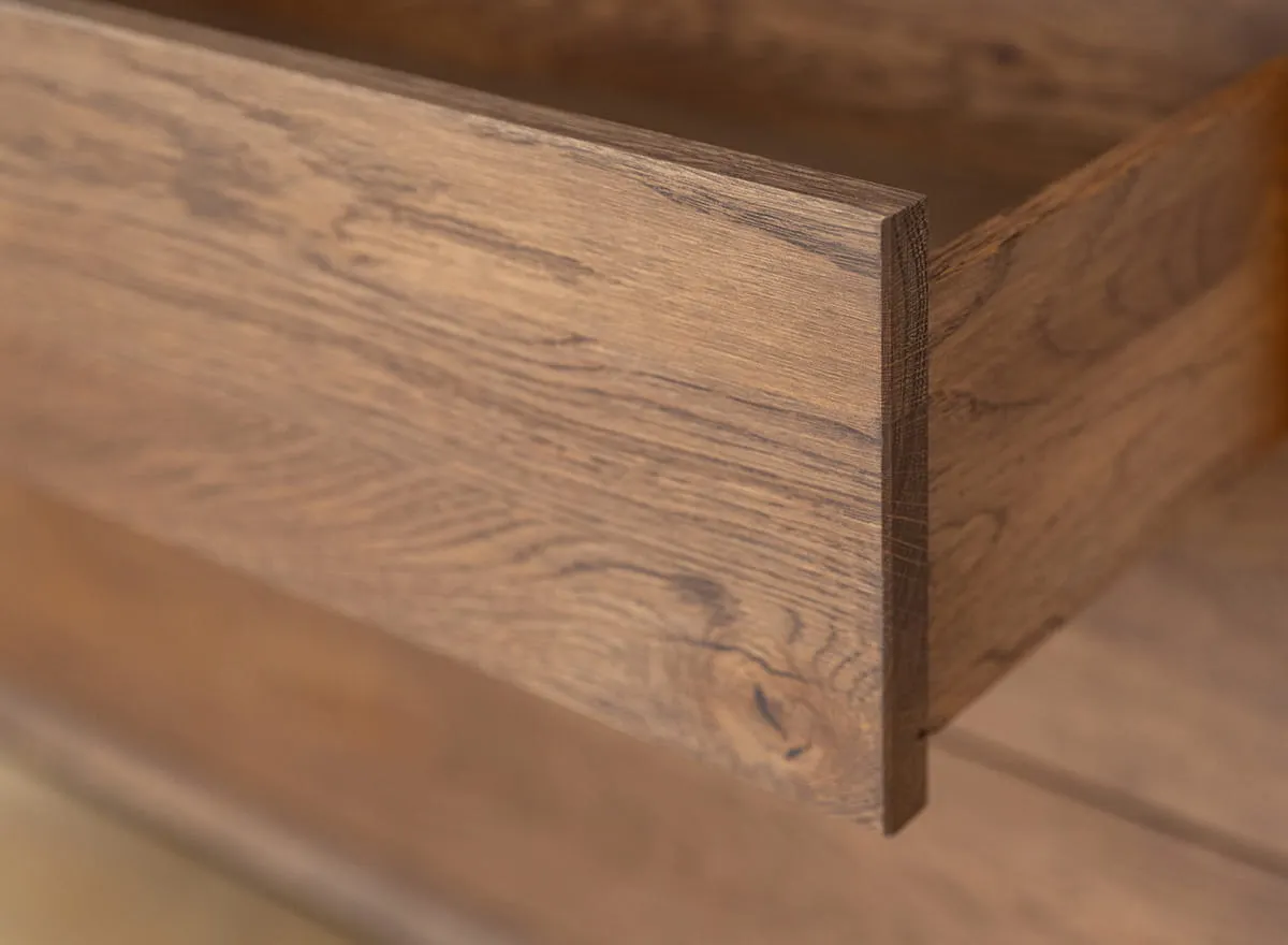 Witryna 2-drzwiowa z 3 szufladami MODERN LOFT dębowa - tabacco - PLMOL10ST