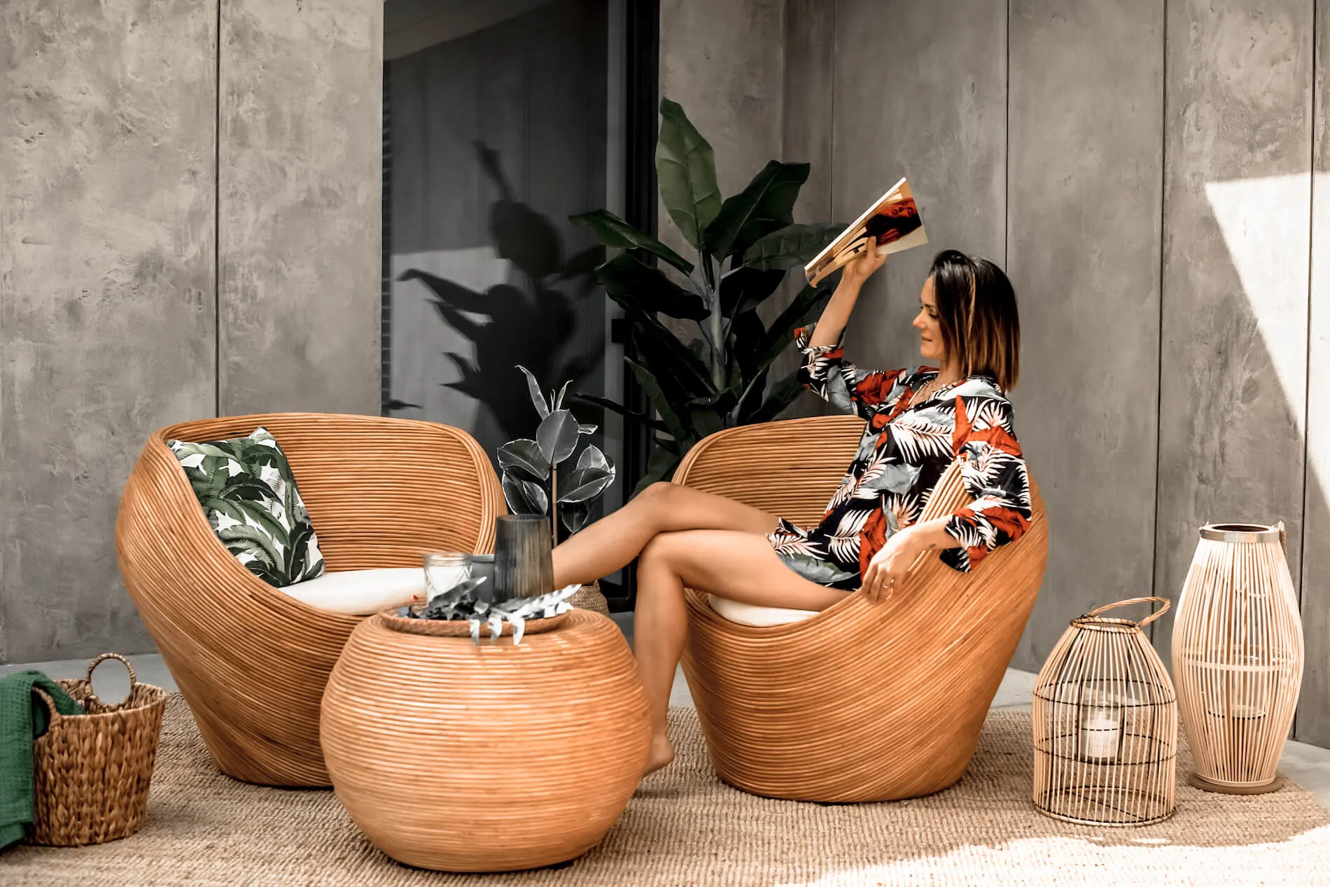 Fotel rattanowy z poduszką TEGAL koniak - MMRC0059K