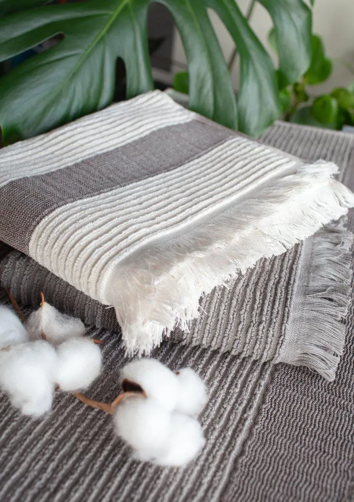 Ręcznik z frędzlami frotte FALA 50x90 gramatura 500 szary - FARO_30578