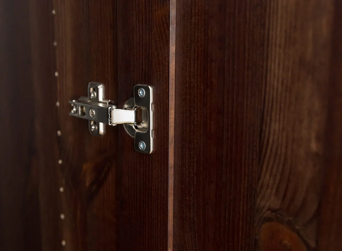 Bieliźniarka 2-drzwiowa drewniana ROSELLA 129 cm sosna ciemny brąz - SKROS04