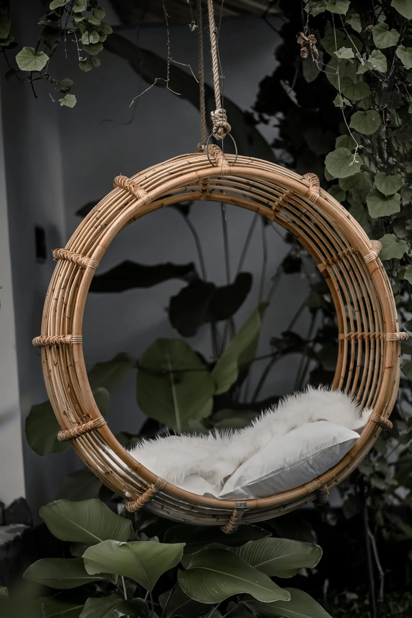 WISZĄCY FOTEL KAI Rattanowy