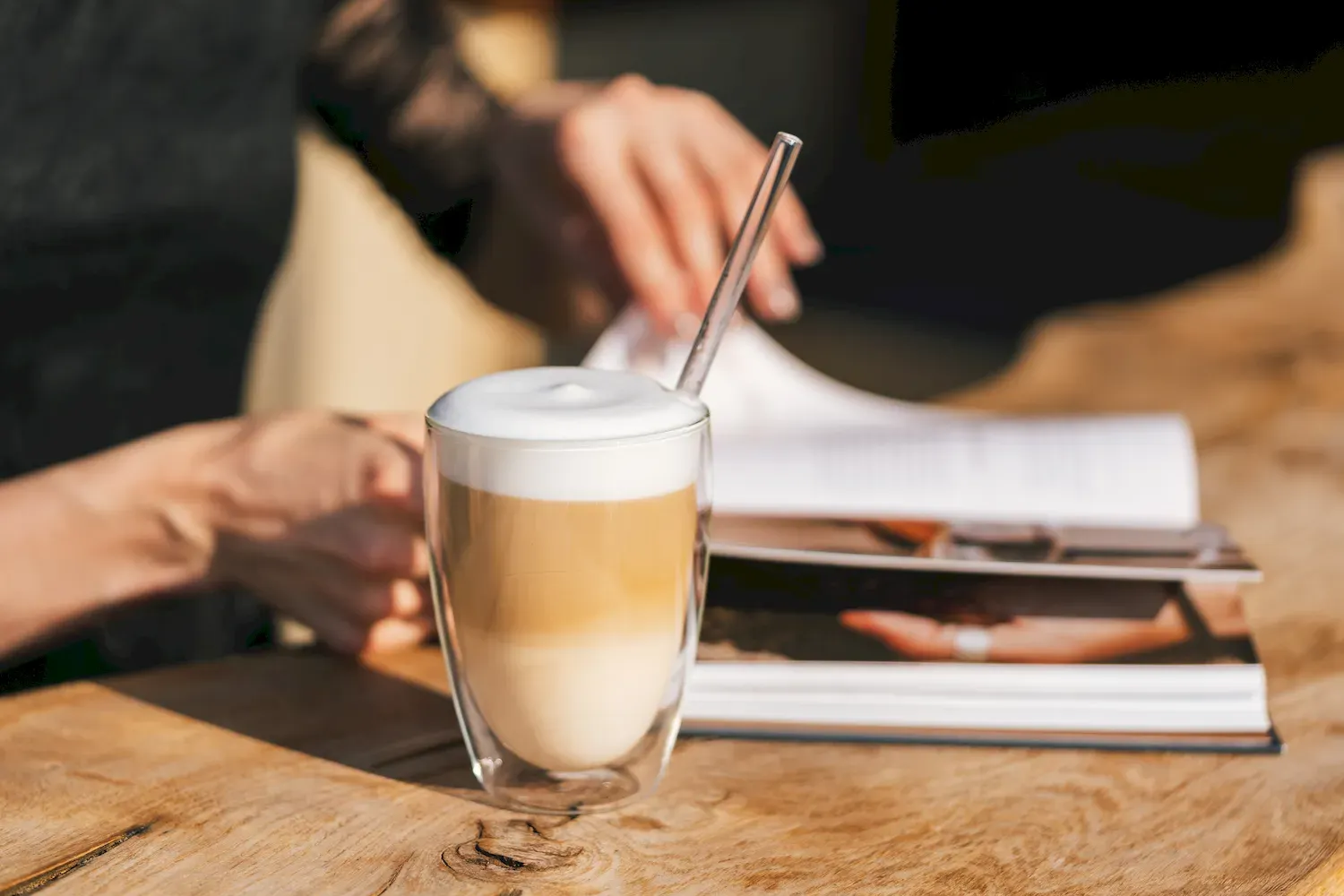 Komplet 6 szklanek z podwójną ścianką VITA 350 ml ze szklanymi słomkami - KU_5901638726865