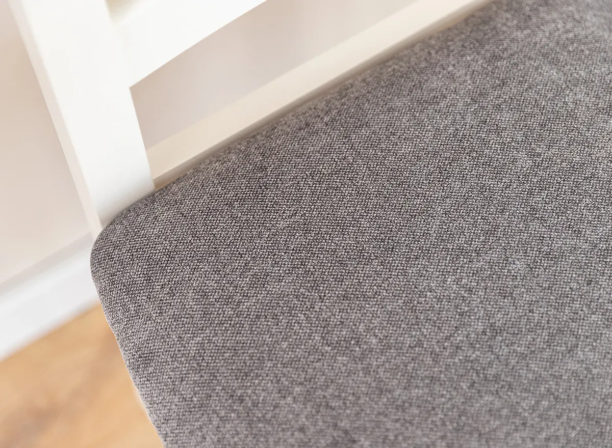 Krzesło BELLUNO ELEGANTE 01 z grafitowym siedziskiem materiałowym (STORM 97) - DRMKT01/S97