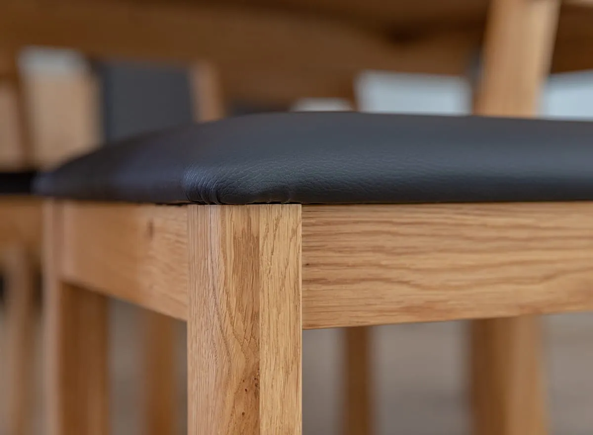 Krzesło drewniane PRATO czarne siedzisko dąb olejowany - KDBCZ