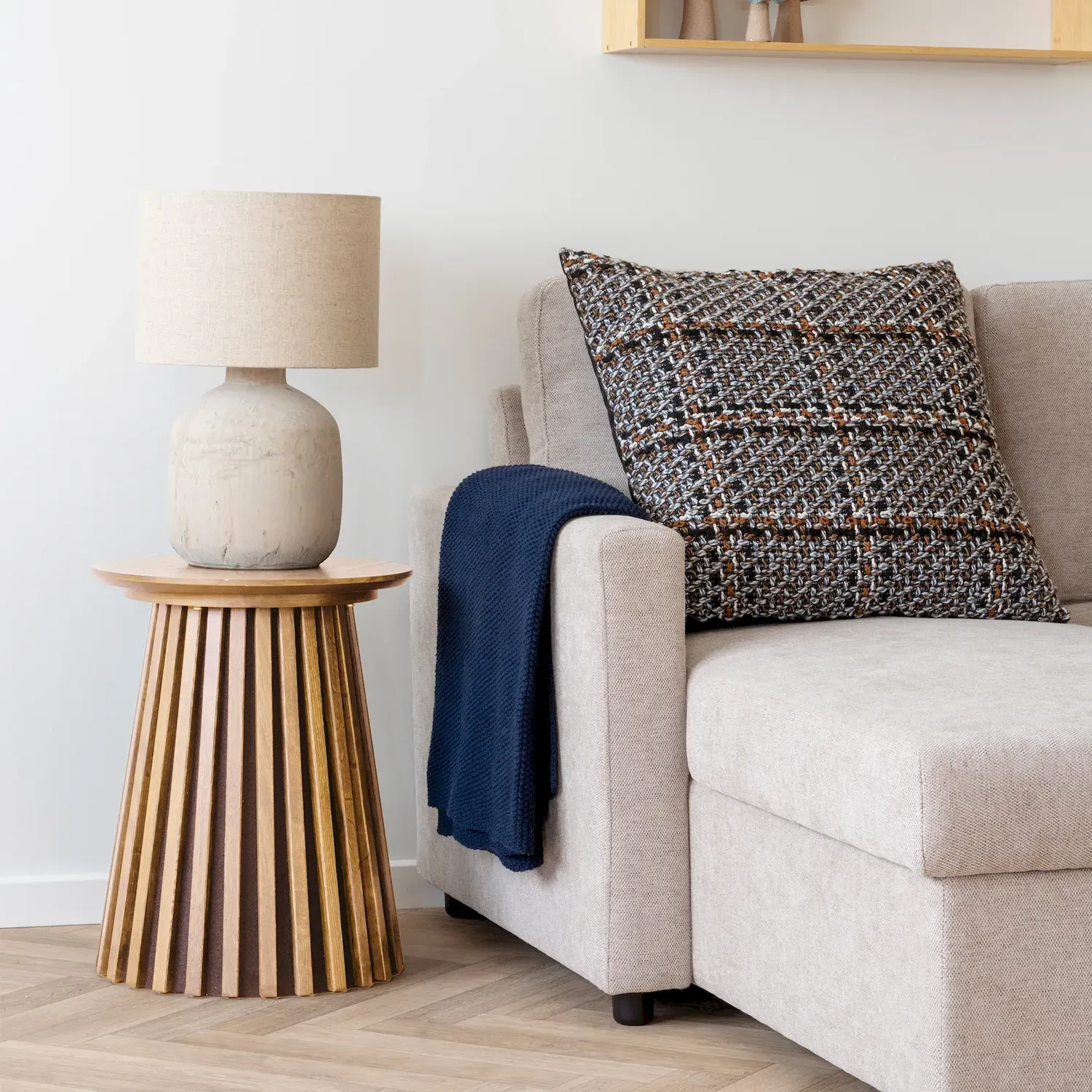 Stolik kawowy okrągły na szerokiej podstawie OSAKA FI40 naturalny - 2102075