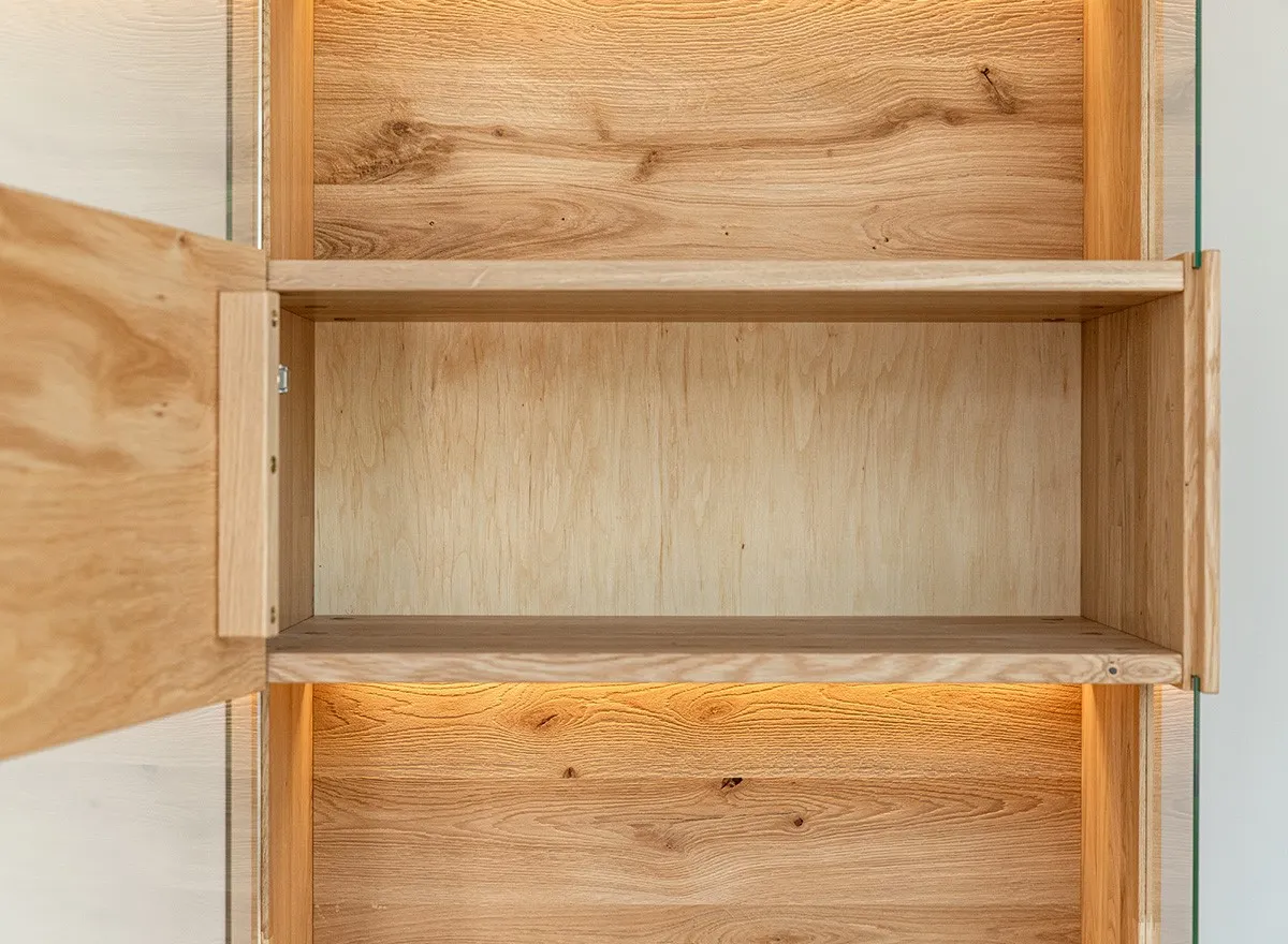 Witryna drewniana szklana DIVISIONE z oświetleniem lewa dąb olejowany - ZIDIV01L