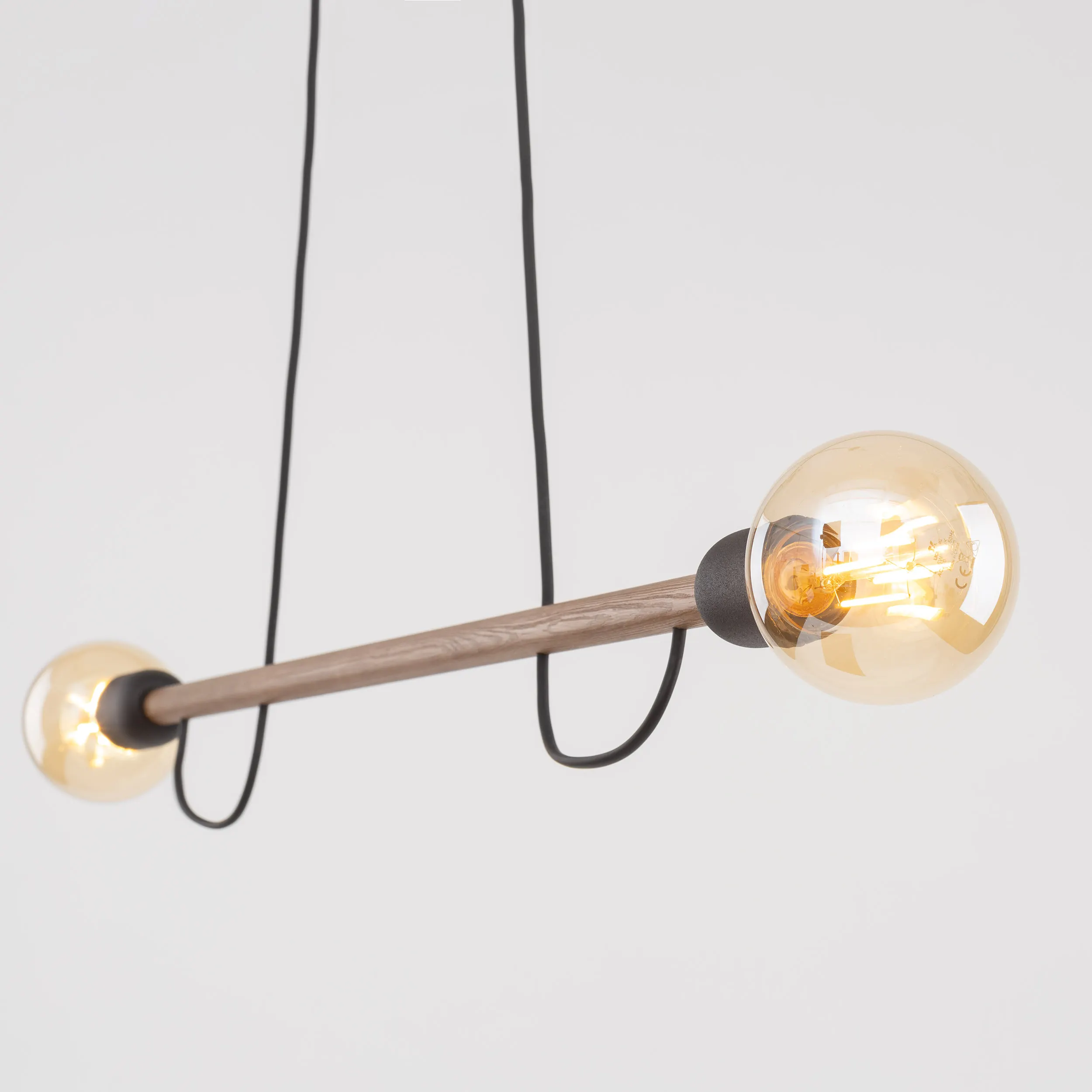 Lampa wisząca HELIX czarna z orzechową drewnianą belką 130x93x10cm - TK_4948