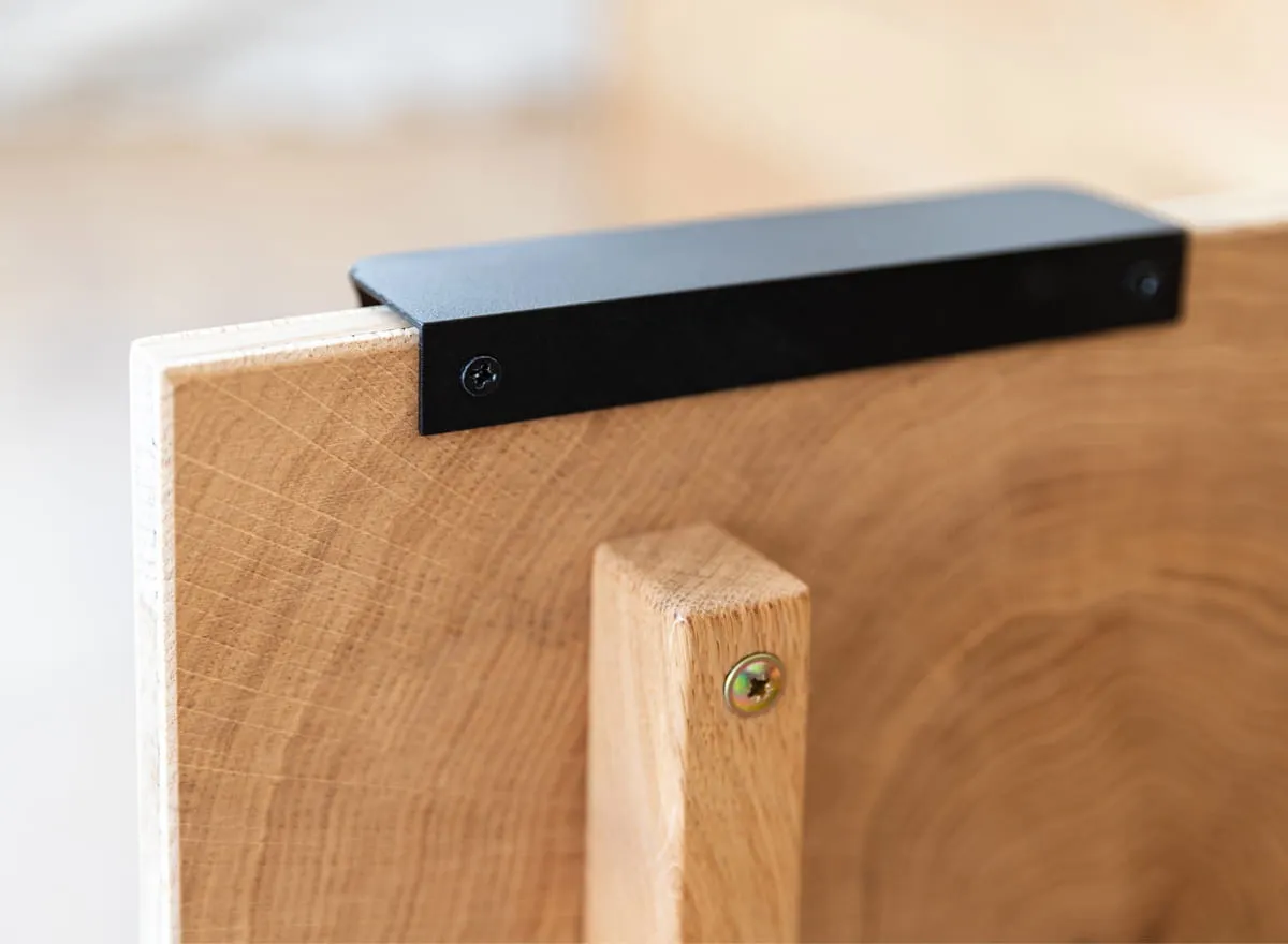 Komoda dębowa 3-drzwiowa z lamelami TIRANO Dąb olejowany, Czarny - ZITIR05L