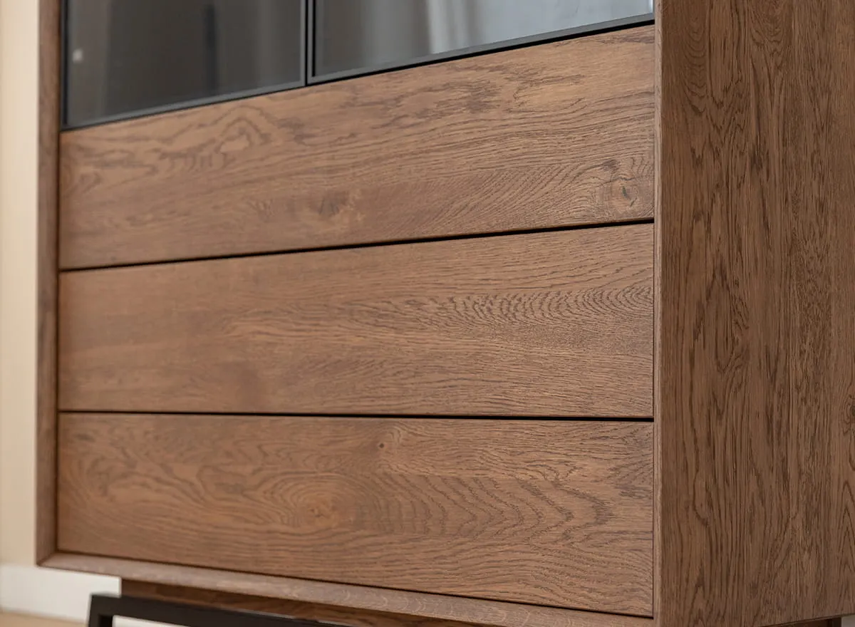 Witryna 2-drzwiowa z 3 szufladami MODERN LOFT dębowa - tabacco - PLMOL10ST