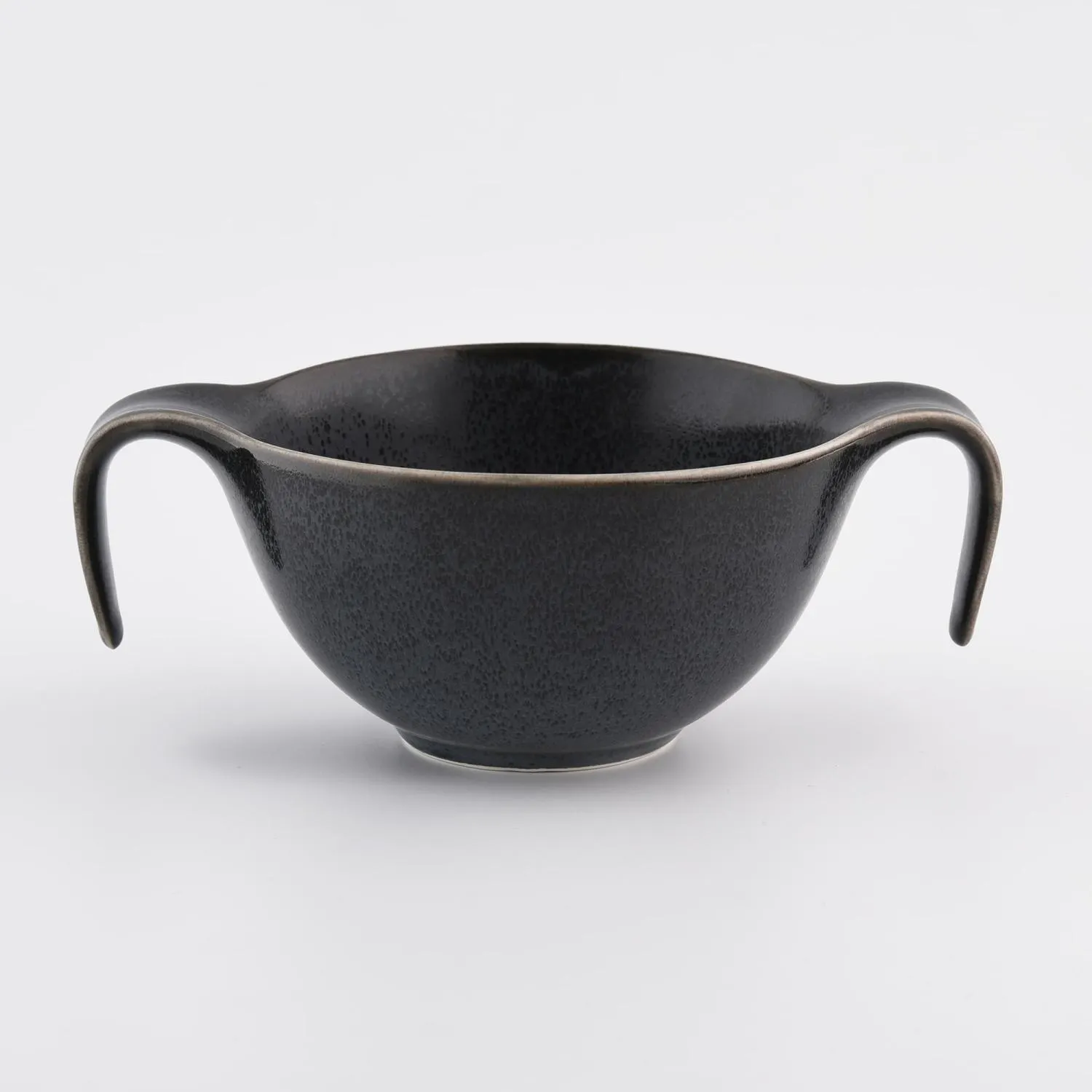 image misa ceramiczna, czarna miska, miska z uszami, ceramika czarna, kuchenna miska