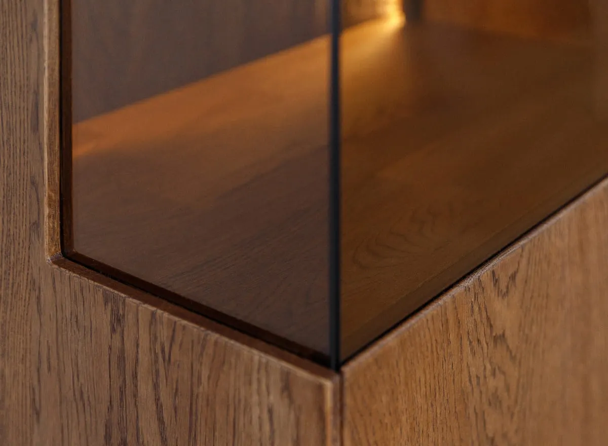 Witryna niska dębowa COLLODI 2-drzwiowa z oświetleniem - tabacco - ZICOL10T