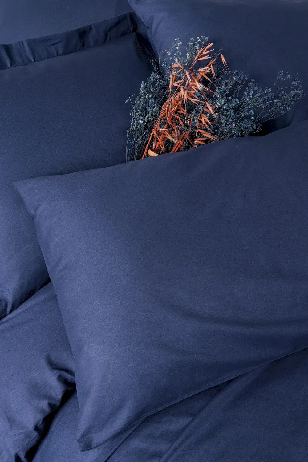 Komplet pościeli PLAIN 240x220 poszewka 60x60 cm 2 szt. granatowy