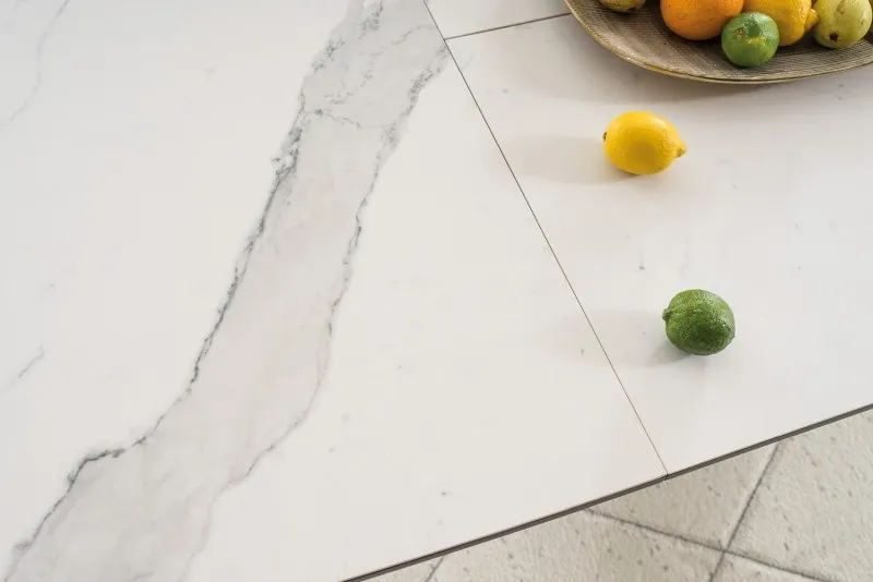 Stół rozkładany ARMANI CERAMIC 90x160(220) efekt białego marmuru stelaż szary MDF+ stal szczotkowana - ARMANIBC160