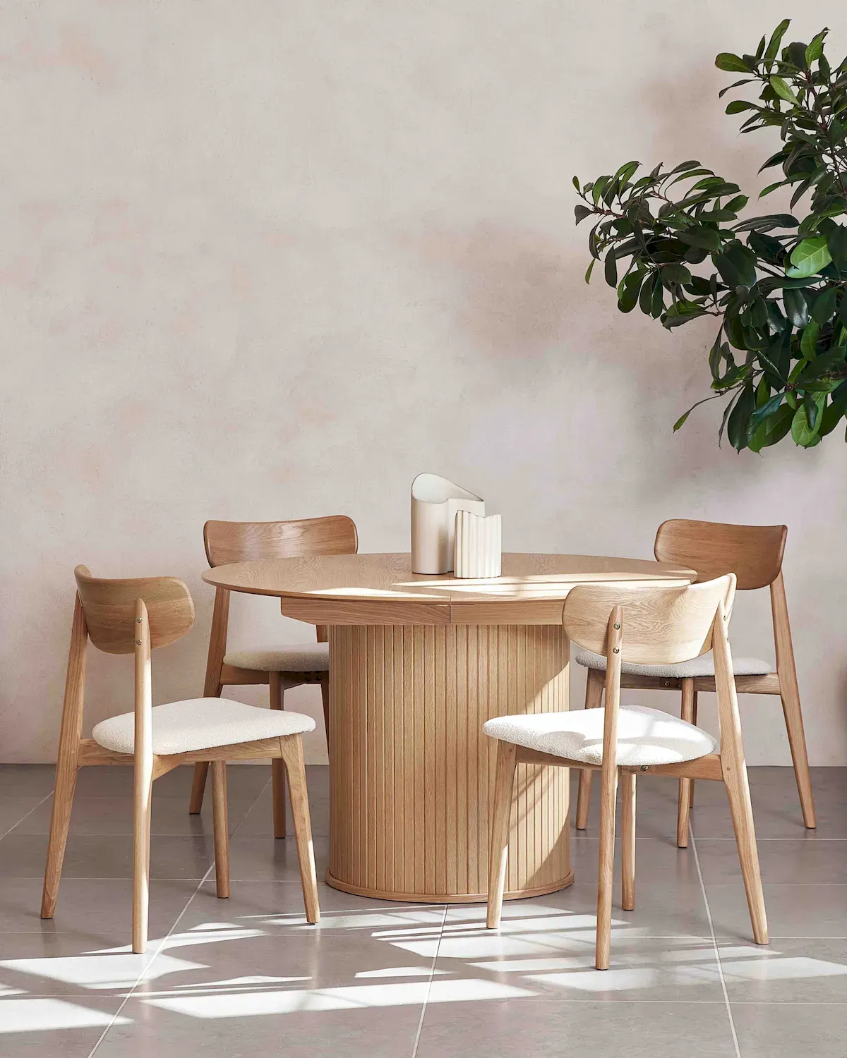 Krzesło drewniane ELIM z tapicerowanym siedziskiem - złamana biel, naturalny - UN_49530002