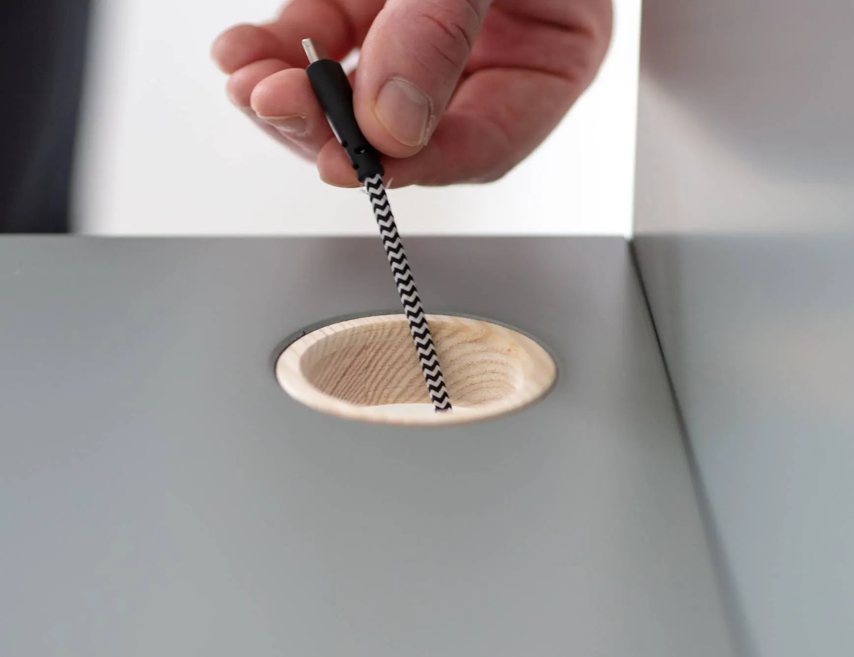 Biurko z szufladami i panelem LUKA 85x50 kremowe/jesionowe nogi - NRGB_WDLUK22_DRAW