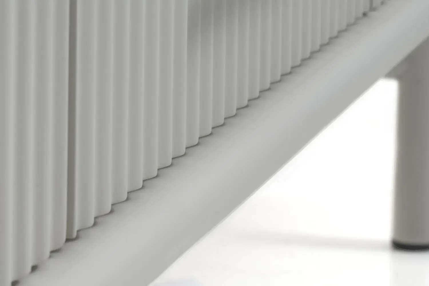 Szafka RTV 2-drzwiowa PALMA z szufladą ryflowana szara - UN_49720000