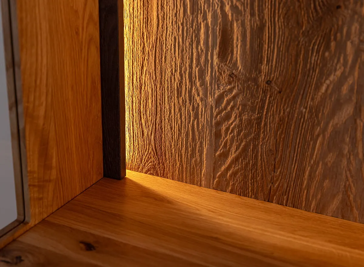 Witryna dębowa COLLODI oświetleniem - dąb olejowany - ZICOL02