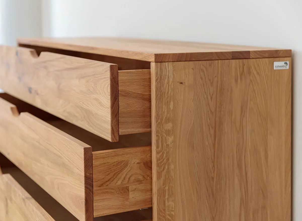 Komoda z 4 szufladami lity dąb olejowany Simona - PRHSIM01