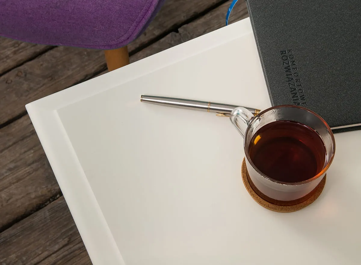 Stolik kawowy BELLUNO ELEGANTE z półką - biały 70x70 cm - PL029B