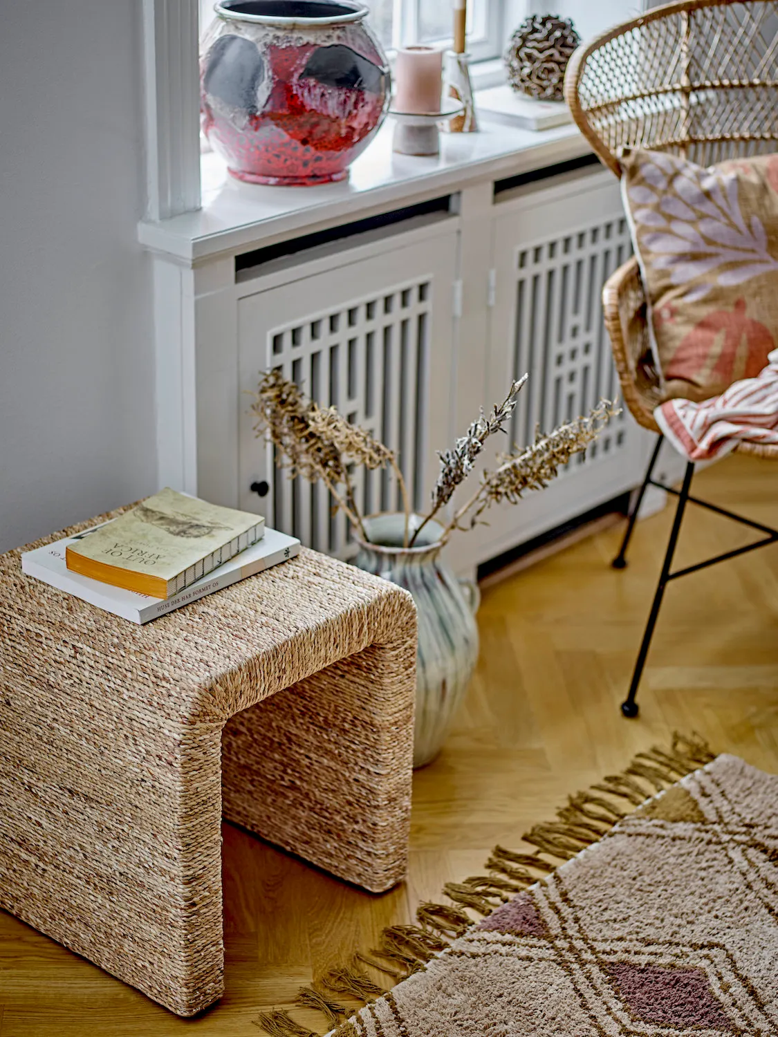 taboret, pleciony, rattan, stasz, dywan